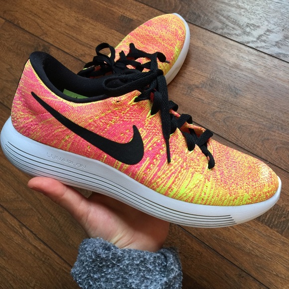 Nike Lunar Flyknit - Picture 1 of 4